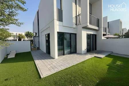 4 Bedroom Villa for Rent in Dubailand, Dubai - Spacious | corner Unit | Close to pool and Parks