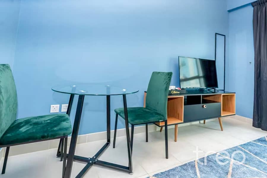Furnished Studio Apartment l BLVD Central 2