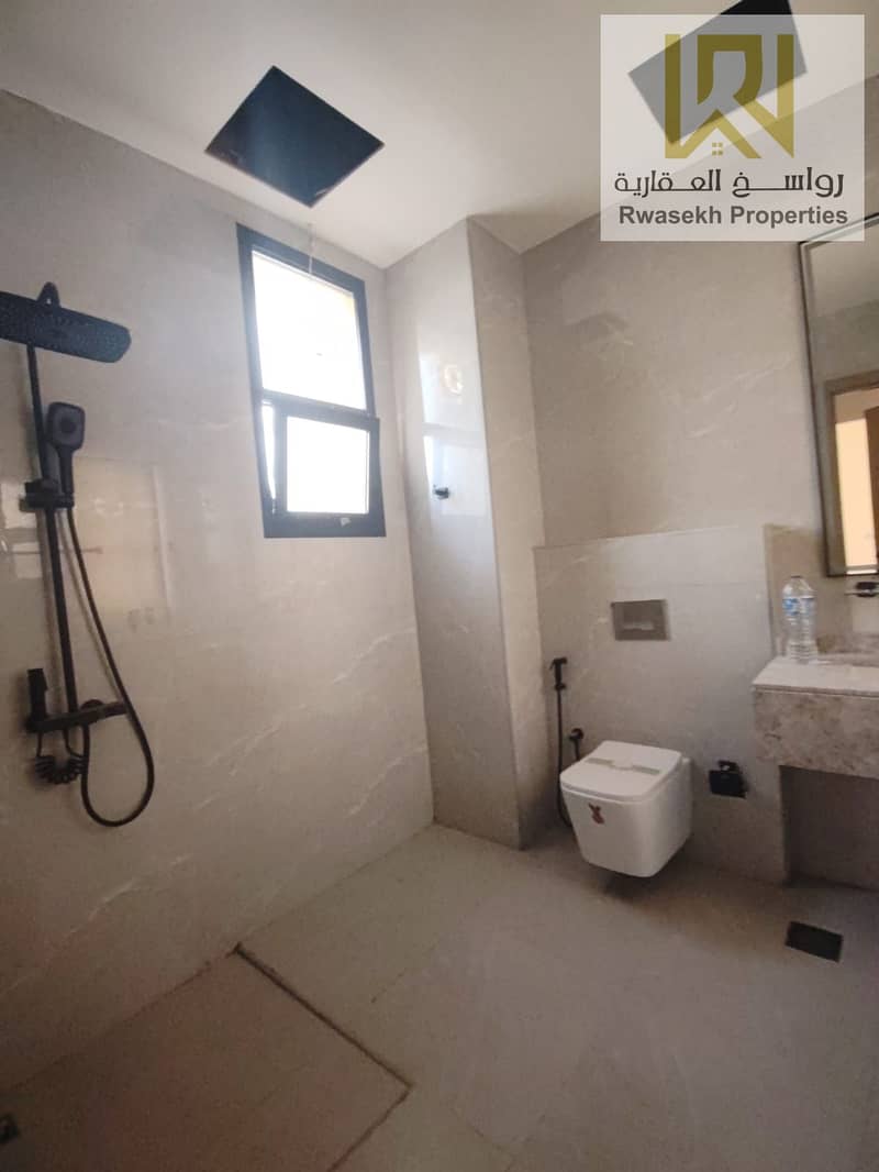2 1f2c8c20-602d-49a3-a162-59d9e74784dc. jpg