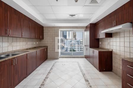 2 Bedroom Flat for Rent in Dubai Marina, Dubai - Low Floor | Maid Room | Big Layout