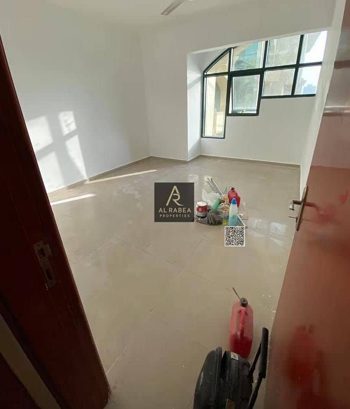 2 b497ceca-3794-4dd8-b75c-ca44c03af669. jpg