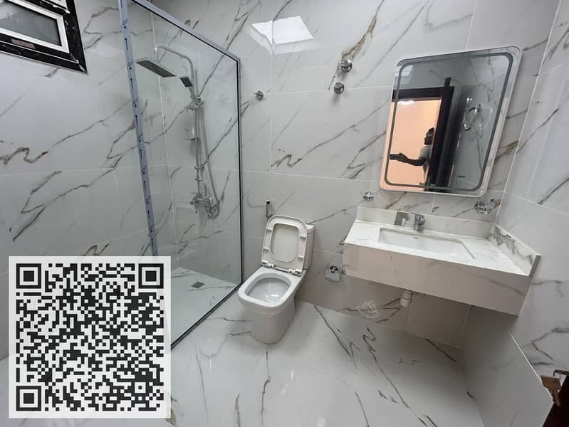 24 aec7d5d8-3a74-49e8-8ebf-9be79cbc9a52. jpg