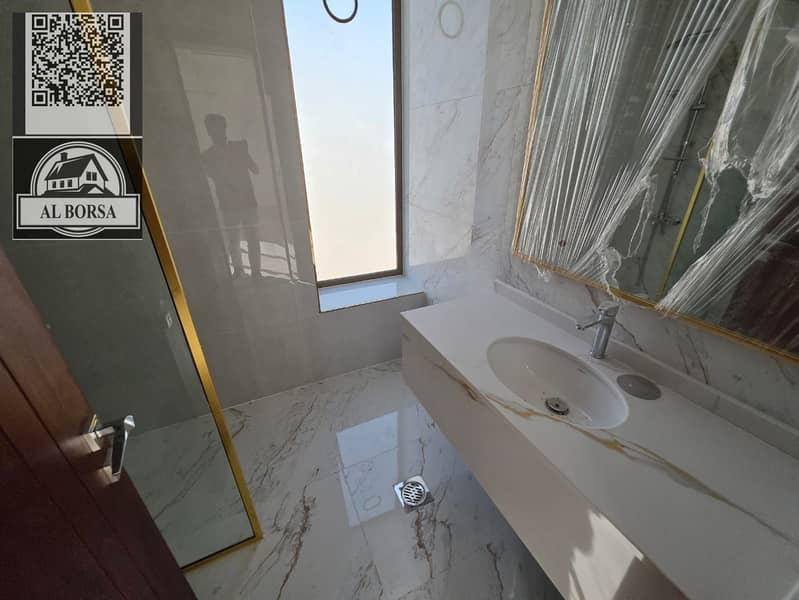13 deab2678-ab3b-42de-a42d-d7d4bf15deac. jpg