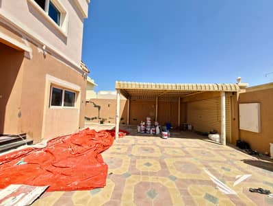 فیلا 4 غرف نوم للايجار في الجزات، الشارقة - 2791. jpg