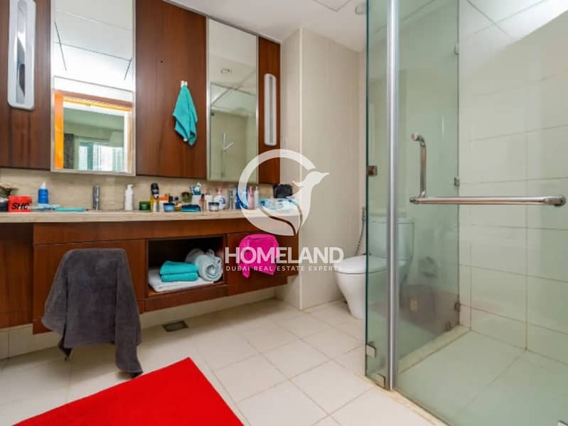 Stunning views | Top Location | Spacious Unit - Image 12