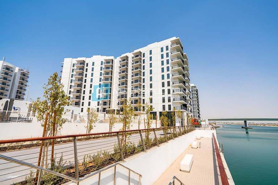 3BR w/ Balcony| Full Sea World View|Community Pool