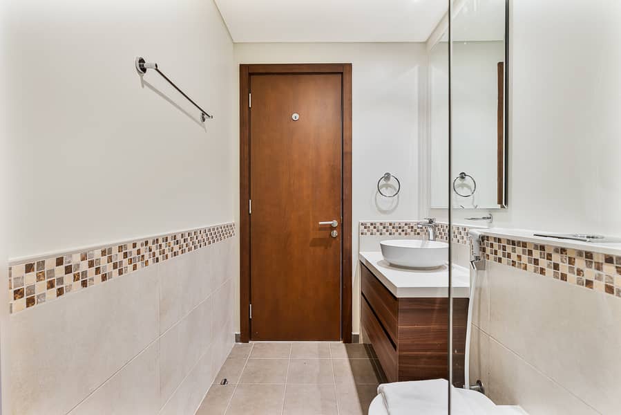 18 Bathroom 2 (1). jpeg