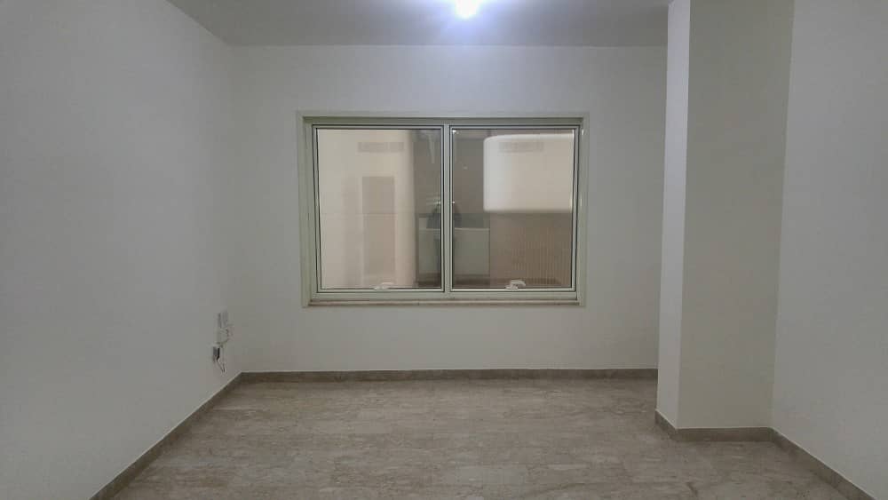 شقة في منطقة الكورنيش 2 غرف 60000 درهم - 4271868