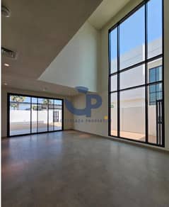 Spacious 4BR+Maid+Study Villa|Prime Location|Single Row