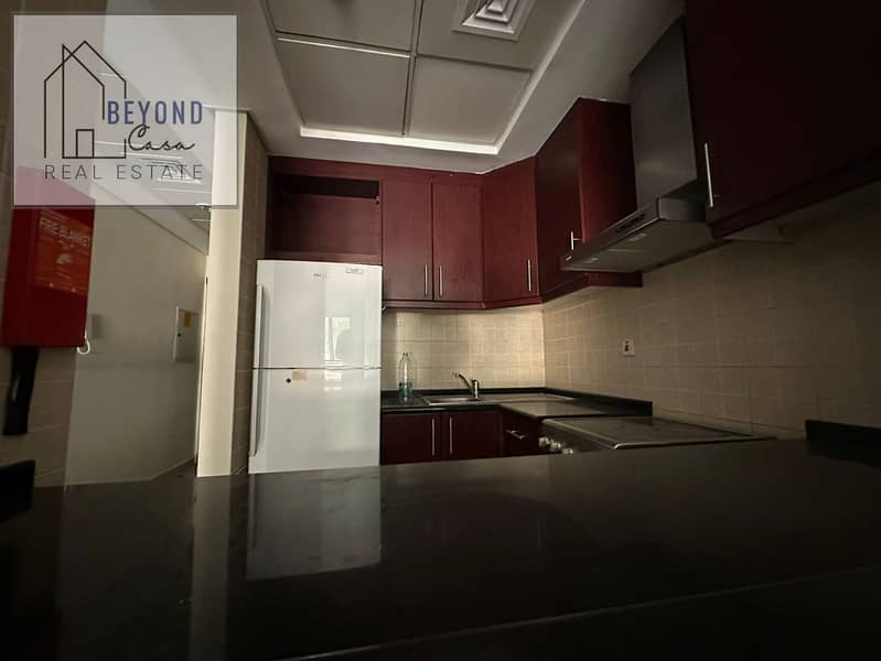 5 Kitchen 2. jpg