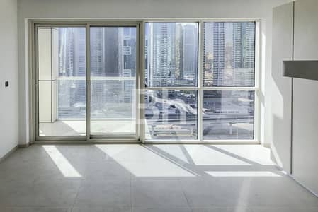 Studio for Rent in Dubai Marina, Dubai - Huge Balcony | Modern | Bright & Spacious