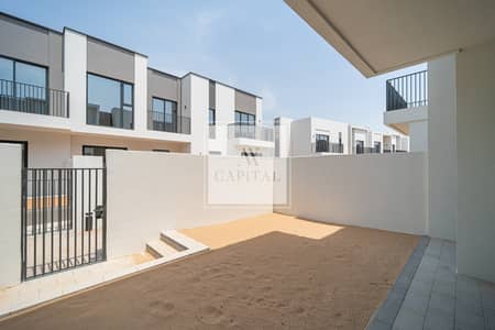 3 Bedroom Villa for Rent in Dubai South, Dubai - Upgraded | Appliances Included | Well Maintained