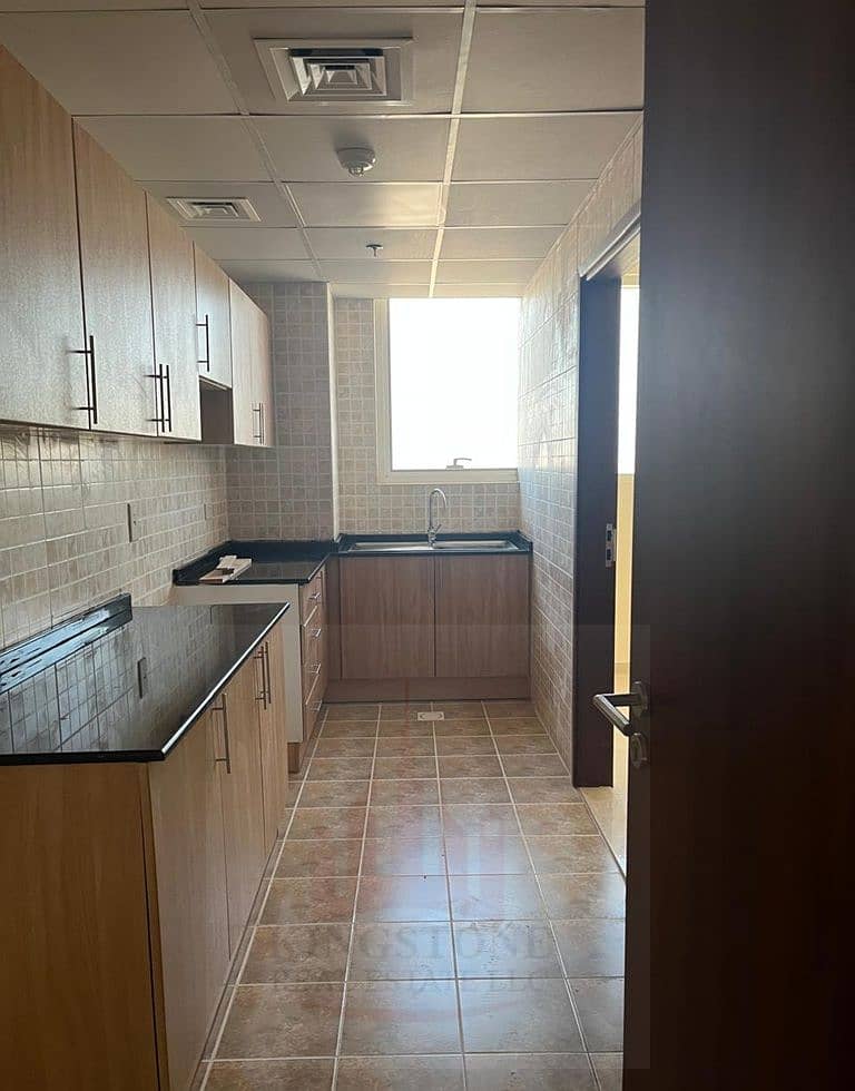 11 kitchen. jpg