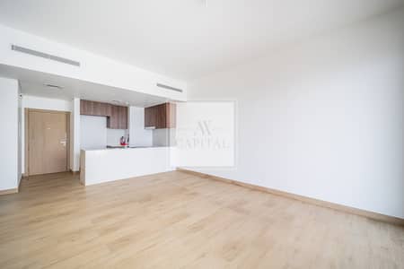 2 Bedroom Apartment for Rent in Jumeirah, Dubai - Spacious 2BR | Sea Views & Beach Access | La Mer
