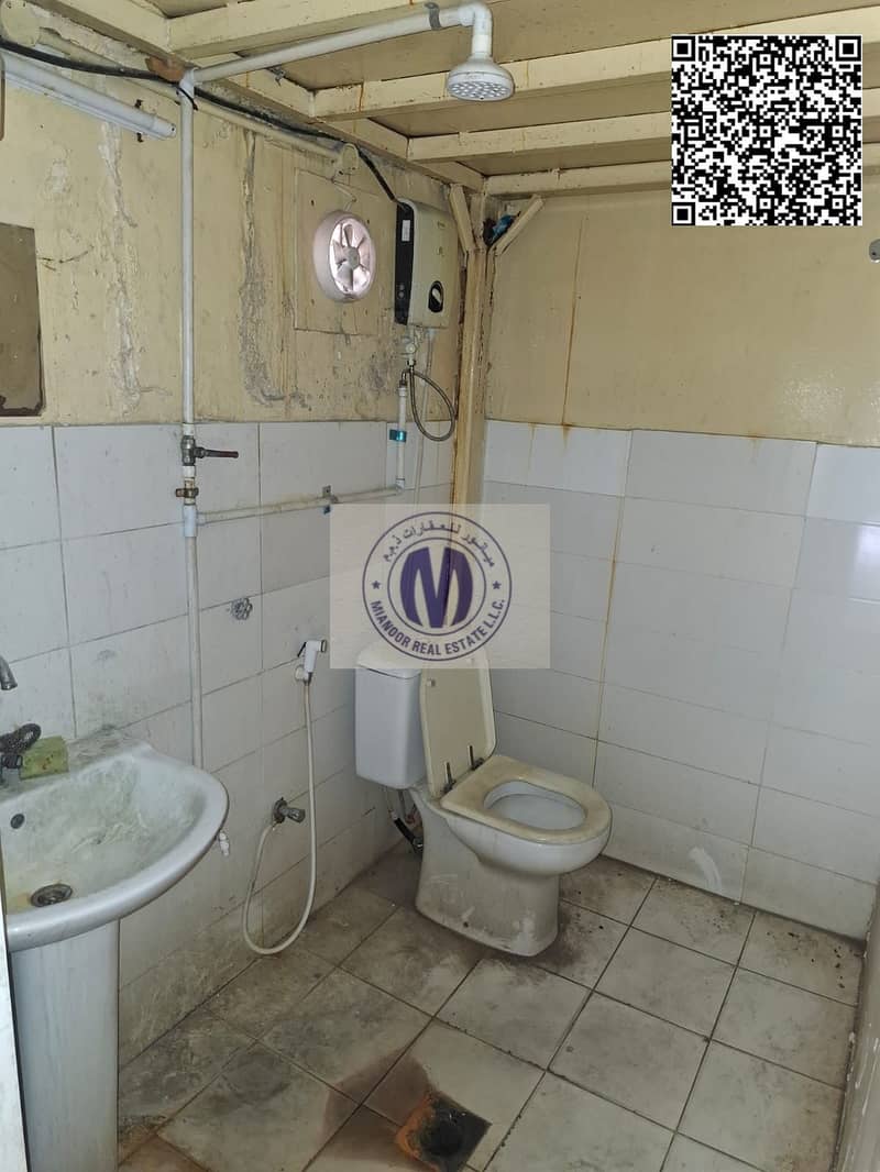 8 8 inside washroom. jpg