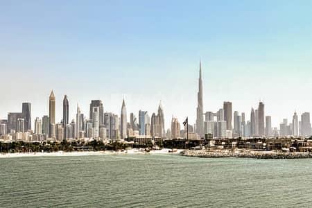 5 Bedroom Townhouse for Rent in Jumeirah, Dubai - Waterfront Townhouse | Sea & Downtown View