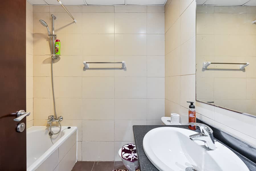 10 Bathroom (1). jpeg
