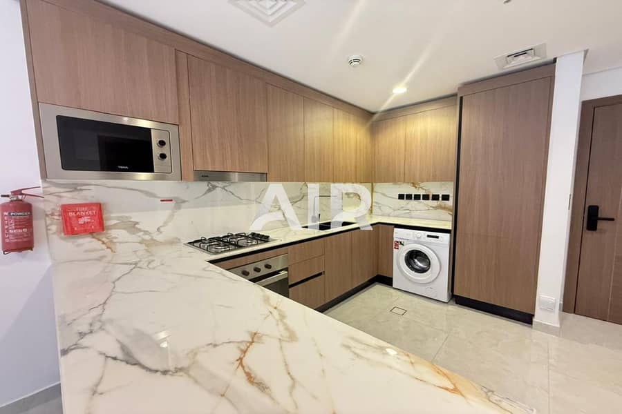 MODERN | 1BR with STUDY | GREAT LOCATION