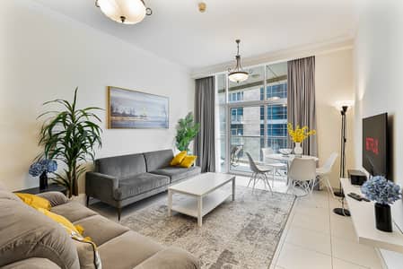 1 Bedroom Flat for Rent in Business Bay, Dubai - Living Room Area. jpeg