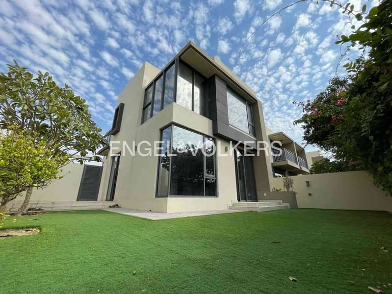 Green Belt Villa | Single Row | Vacant