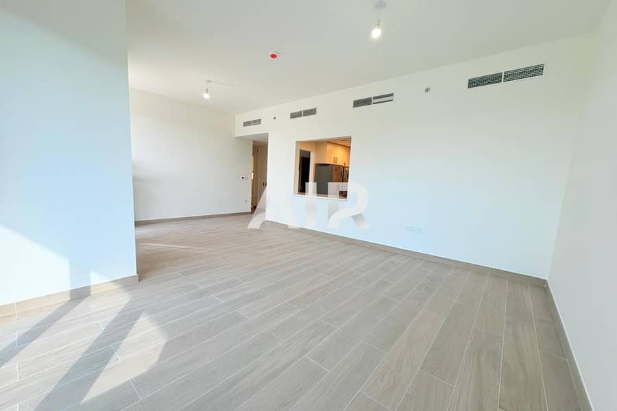 3BR Apartment | Holland Gardens | Modern Kitchen