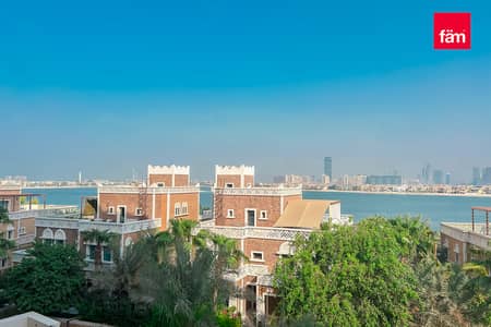 2 Bedroom Apartment for Sale in Palm Jumeirah, Dubai - Waterfront Luxury Living In Premium Community