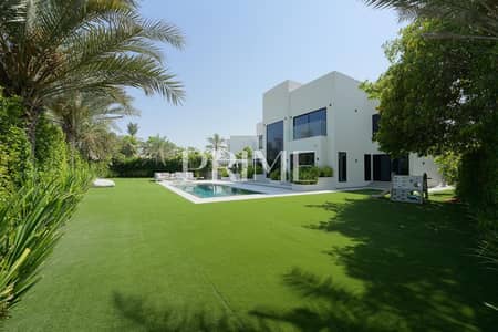 4 Bedroom Villa for Sale in Jumeirah Islands, Dubai - Skyline Views | Upgraded | Plot 13,800