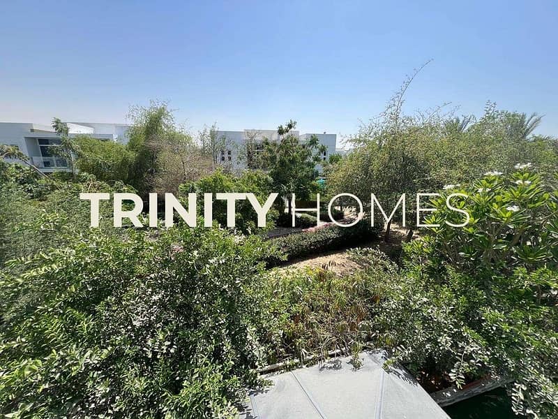 Semi Upgraded| Vacant on Transfer| Well Maintained - Image 10