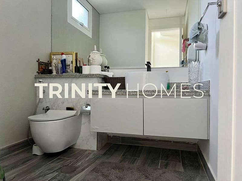 Semi Upgraded| Vacant on Transfer| Well Maintained - Image 12