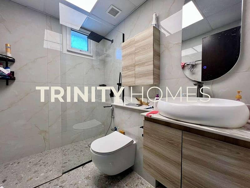 Semi Upgraded| Vacant on Transfer| Well Maintained - Image 13