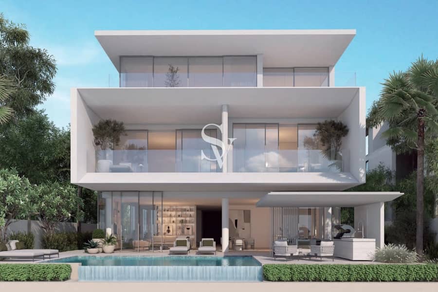 Premium Waterfront Mansion | Community Expert