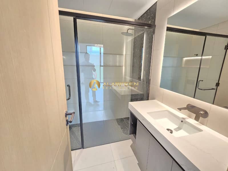 Bright & Spacious I Mall View | Call Now - Image 9