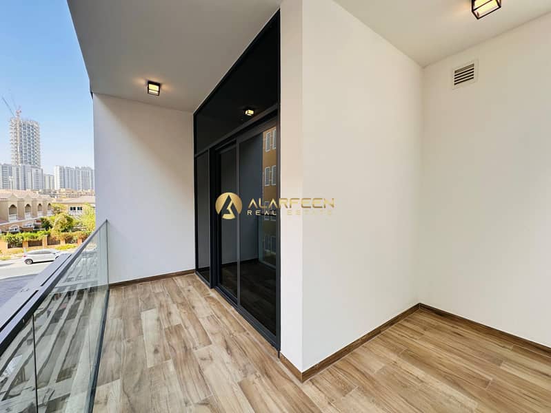 4BHK + Maid | Modern Layout | Prime Location - Image 10