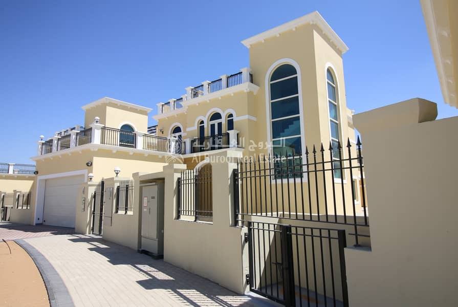 Large plot|Superb 4 BR villa in jumeirah park