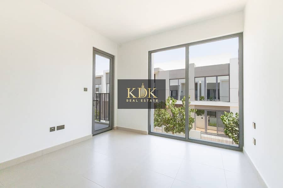 Exclusive | Premium | View Now - Image 8