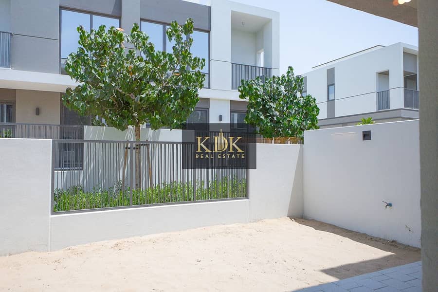 Exclusive | Premium | View Now - Image 9