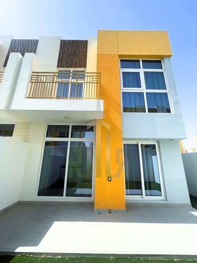 3 Bedroom Townhouse for Rent in DAMAC Hills 2 (Akoya by DAMAC), Dubai - Backyard Facade. jpg