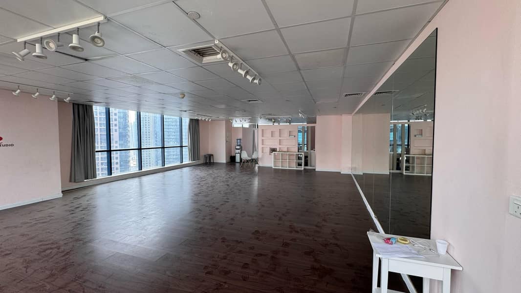 6 JLT OFFICE 2. jpg