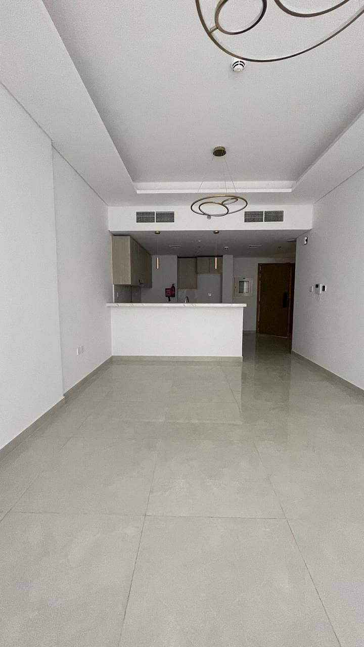 4 83fa3d25-2506-4d12-ac48-fdb3e2695bd4. jpg