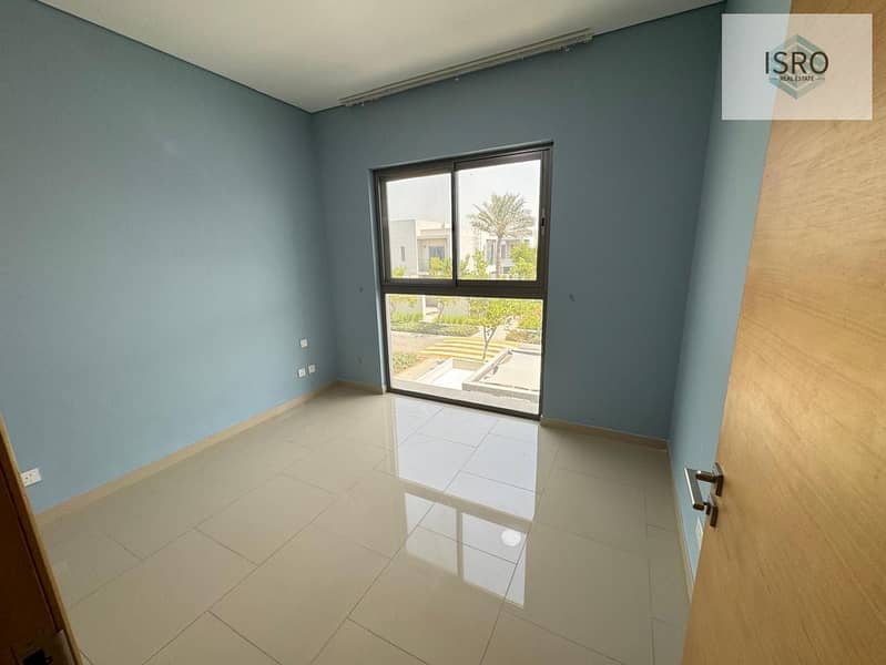8 0a0869ac-a2be-45cc-b061-34881e85f7cd. jpg