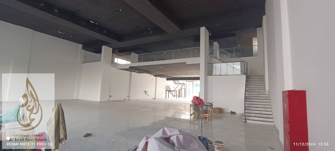 2 showroom in 18 - 7. jpg
