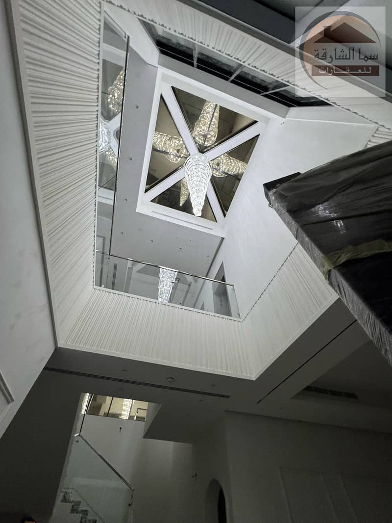17 c295cbe7-95e8-4614-bd77-ed8adaa1e1d6. jpg
