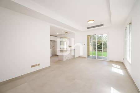 2 Bedroom Villa for Rent in The Springs, Dubai - Private Green Area | Fully upgraded