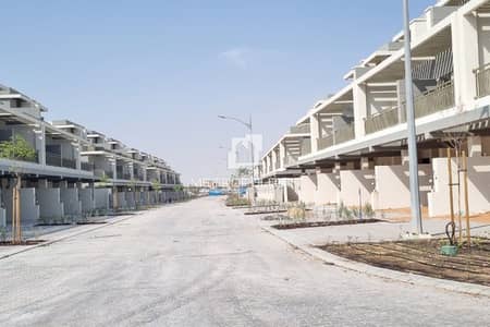 4 Bedroom Townhouse for Sale in DAMAC Hills 2 (Akoya by DAMAC), Dubai - Amazing Park view | Lux 4 Beds Middle Townhouse