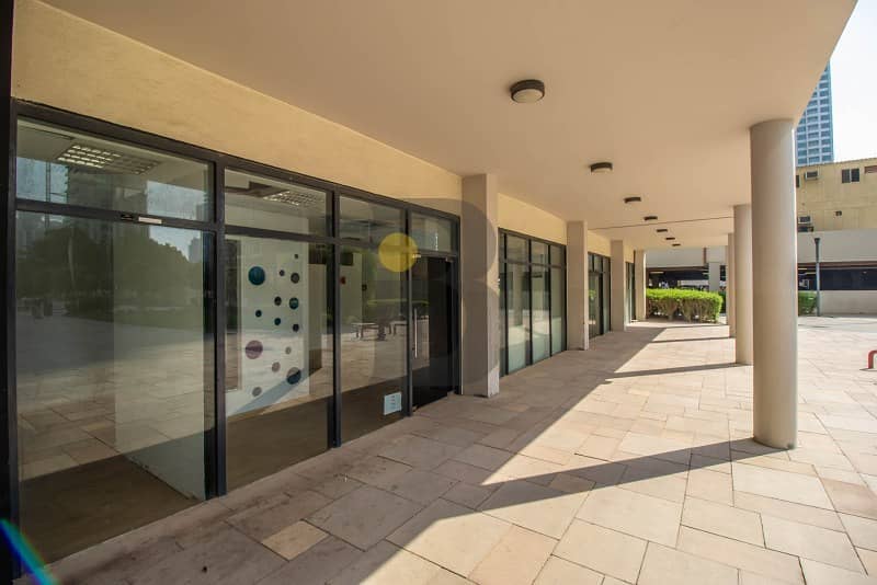 Retail Space | Fitted with Amazing Lake View