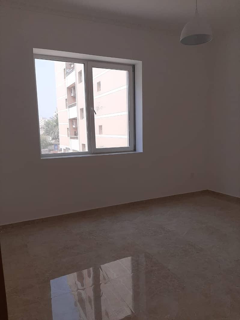 8 صورة واتساب بتاريخ 2025-09-28 في 10.39. 06_3a5f04da. jpg