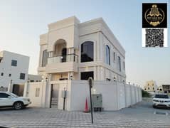 Villa for rent on the corner of two streets. Spacious spaces, modern finishes, and distinctive designs.