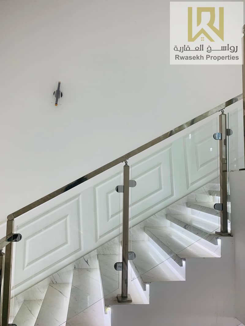 20 WhatsApp Image 2025-09-28 at 11.35. 13_351a8783. jpg