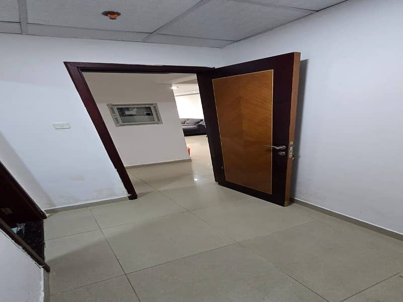 15 d679ede0-c6d3-43ee-aeca-60edc20de2b5. jpg