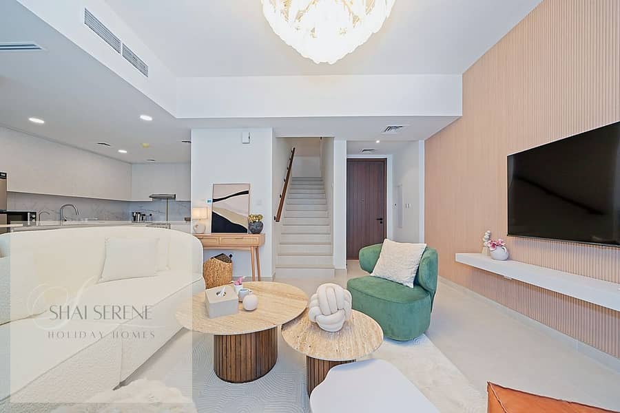 3 Living Area. 2. jpg